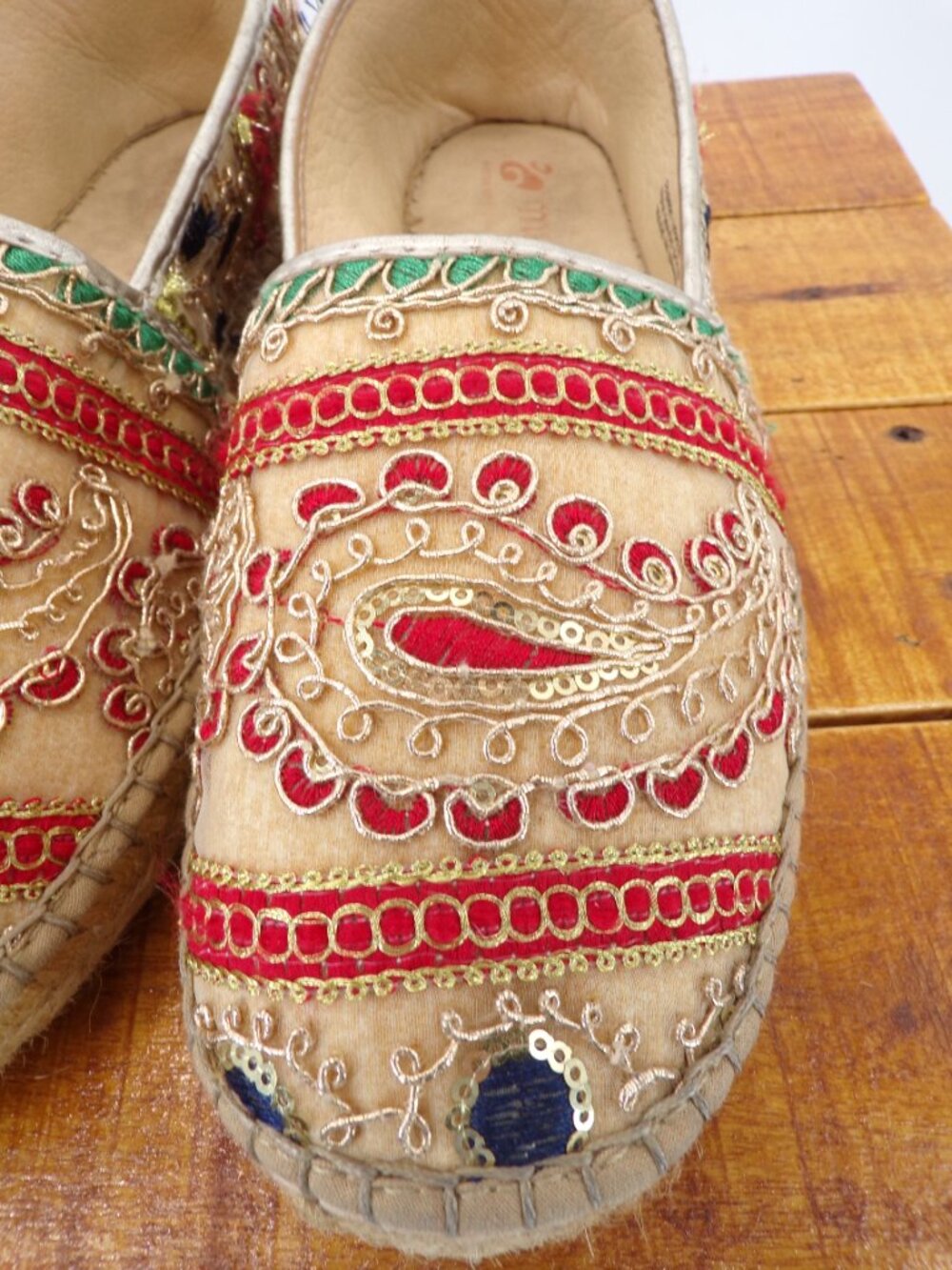 Macarena Espadrilles Women's US 8 - 8.5 Flat Slip On Colorful Fabric and Detail - Picture 8 of 12